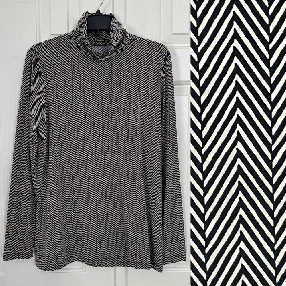 J.McLaughlin Turtleneck Chevron Black White Womens Medium Pullover Top